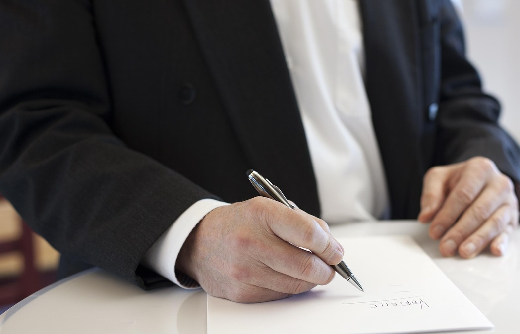 Procurement contract signing